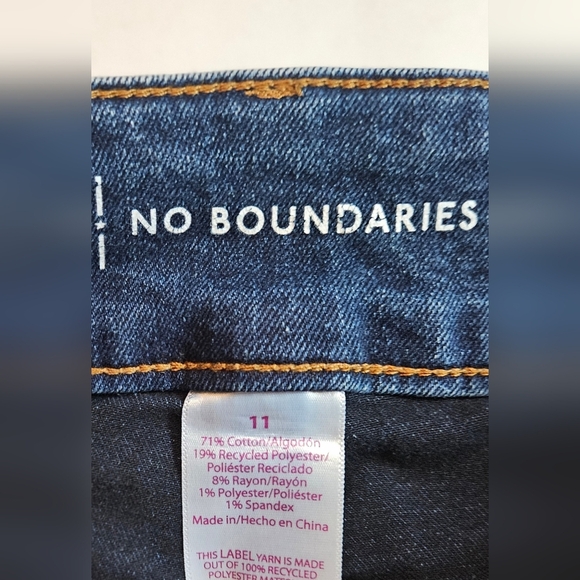 No Boundaries Juniors Dark Blue Flare Denim 5 Pocket Jeans Size 11 - Picture 4 of 12